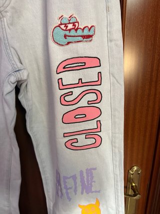 Pantalón vaquero Bershka customizado