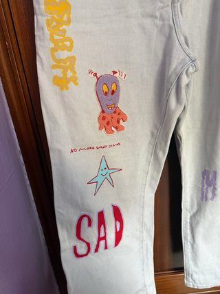 Pantalón vaquero Bershka customizado