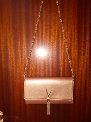 Bolso Valentino Oro Rosa Cadena y Tassel