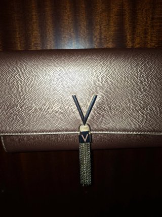 Bolso Valentino Oro Rosa Cadena y Tassel