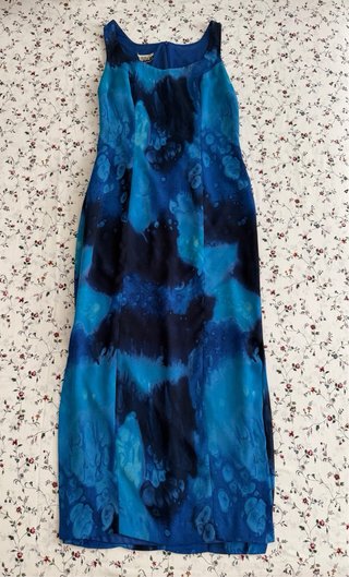 Vestido largo azul y negro