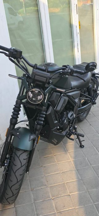 Moto Zontes 125 c Negra y Verde