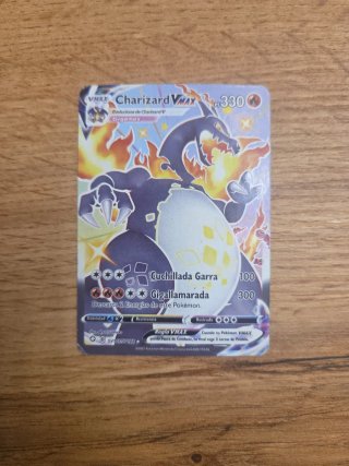 Carta Pokémon Charizard VMAX Gigamax