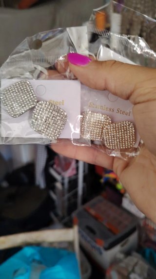 Set 100 gioielli: bracciali, anelli, orecchini