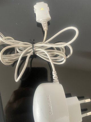 Samsung X540 Telemóvel com Acessórios