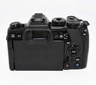 CAMARA MIRRORLESS OLYMPUS OM-D E-M1 MARK II + 25MM