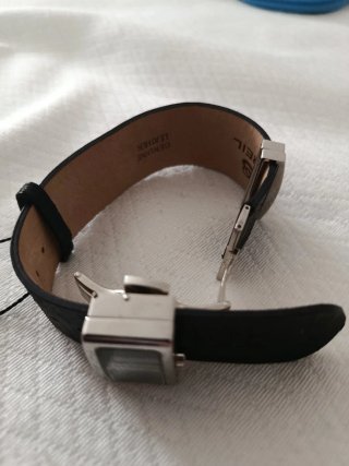 Reloj Breil Negro y Plateado precio negociable.