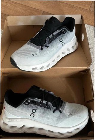 On Cloudmonster Negro Blanco EU37