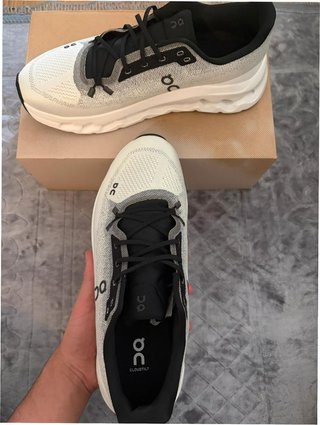 On Running Cloudmonster EU43 Negro Blanco
