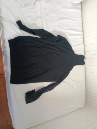 Jersey hombre cuello alto negro