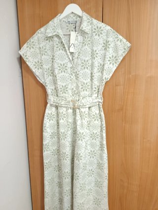 Vestido Zara verde bordado talla L
