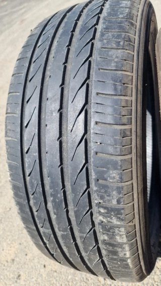 Neumáticos 215/50/18