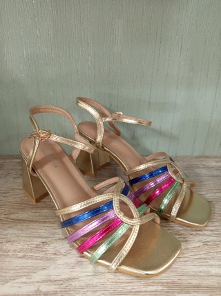Tacones dorados multicolor Talla 40-41