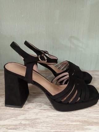 Tacones negros plataforma