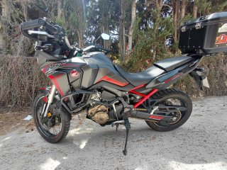 Honda Africa Twin  Negra/Roja