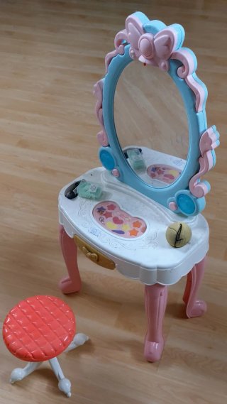 Toeletta per bambini con specchio e sgabello