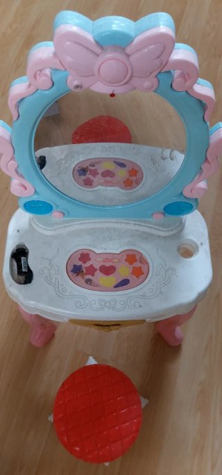 Toeletta per bambini con specchio e sgabello