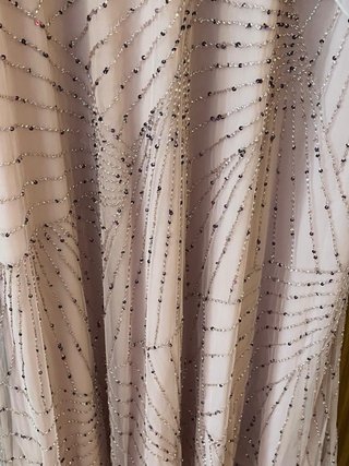 Vestido de fiesta rosa con pedrería