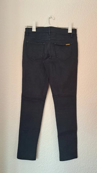Pantalón pitillo azul marino