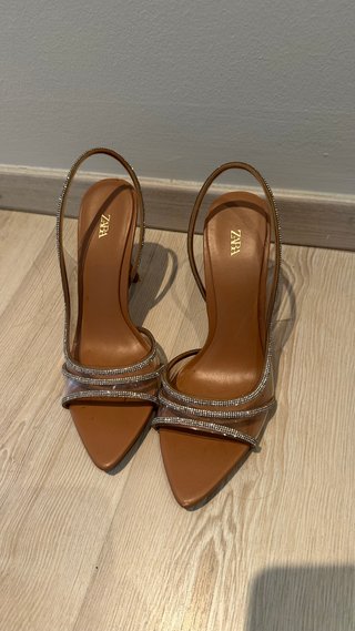 Tacones Zara Talla 40 Marrón y Dorado