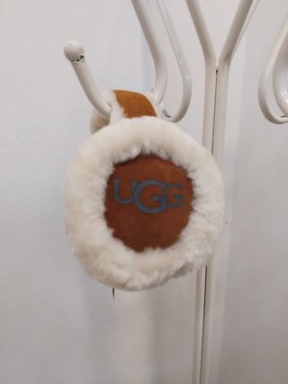 Orejeras UGG Piel de Oveja Logo