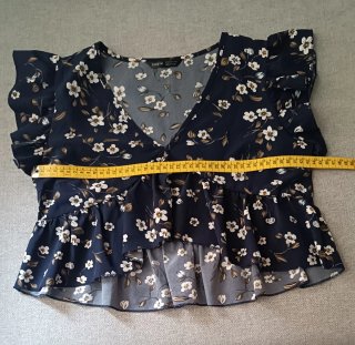 Top Shein floral manga corta