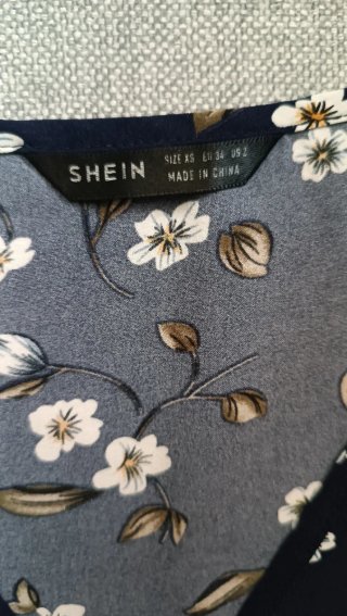 Top Shein floral manga corta
