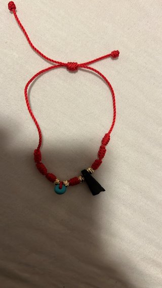 Protección, tradición y elegancia en tu muñeca