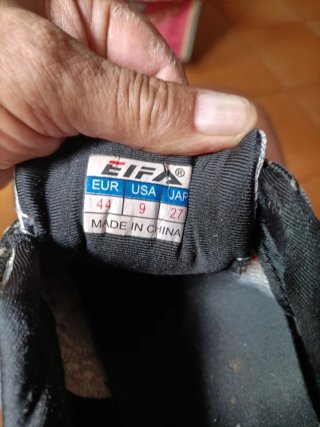 Zapatillas FIFA Talla 44