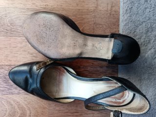 Zapatos de tacón negros para baile y ocasiones