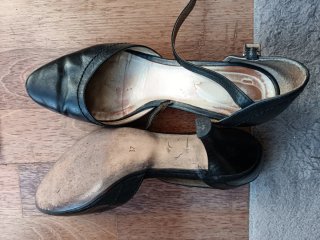 Zapatos de tacón negros para baile y ocasiones