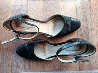 Zapatos de tacón negros para baile y ocasiones