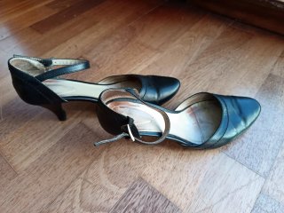 Zapatos de tacón negros para baile y ocasiones