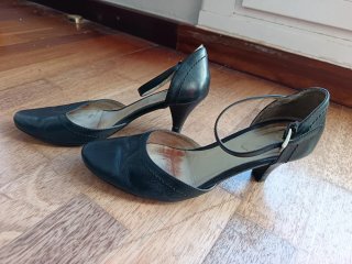 Zapatos de tacón negros para baile y ocasiones
