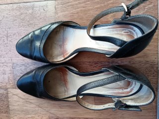 Zapatos de tacón negros para baile y ocasiones