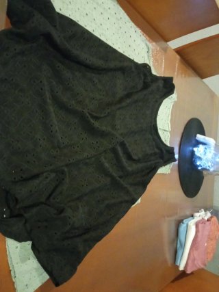 Lote 2 blusas negro y verde oliva