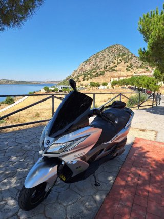 Maxi Scooter Kawasaki Plata