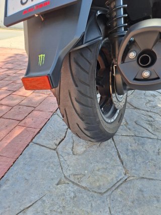 Maxi Scooter Kawasaki Plata
