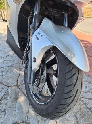 Maxi Scooter Kawasaki Plata