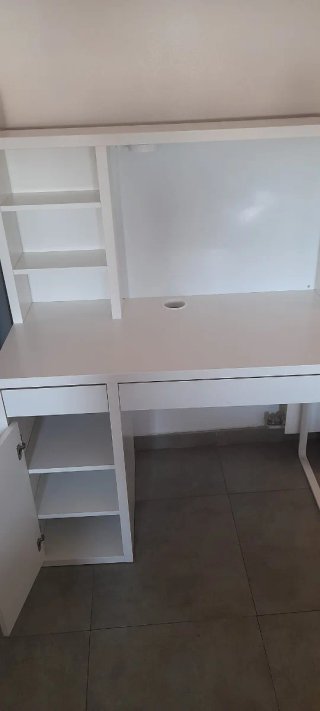 2 Camas más escritorio