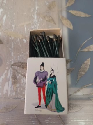 8 Scatole di fiammiferi vintage con figure "fosfori oro"