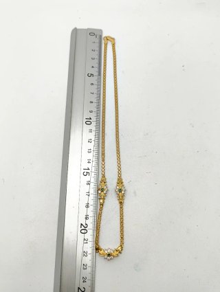 Gargantilla Corta Oro 18k con Flores de circonitas