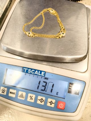 Gargantilla Corta Oro 18k con Flores de circonitas