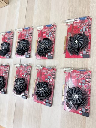 Lotto di 8 schede grafiche ATI Radeon HD 2600 XT