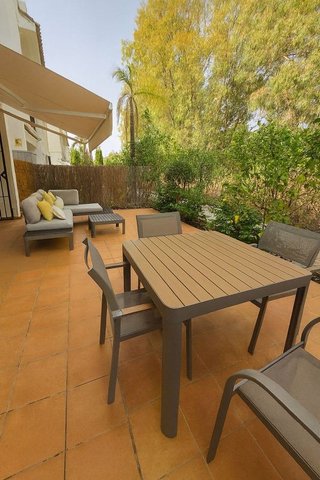 Piso en venta en Los Naranjos - Las Brisas en Marbella