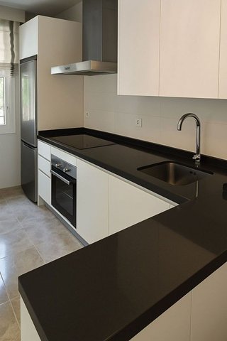 Piso en venta en Los Naranjos - Las Brisas en Marbella