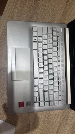 Ordenador HP 14-cf3031la 14 Plata