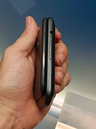 Teléfono móvil con teclas grandes One Touch