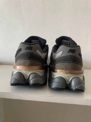 New Balance 9060 Taglia 38 Nero/Grigio