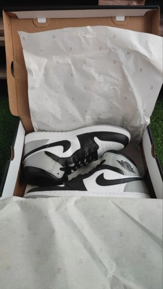 Air Jordan Mid Gris Smoke Negro Blanco Talla 43